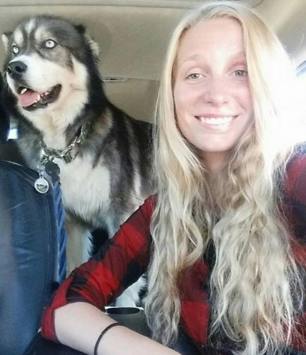 quand-cette-jeune-femme-de-22-ans-adopte-un-petit-chien-abandonne-elle-ne-sattend-pas-a-se-qui-se-produisit-3-ans-plus-tard-8