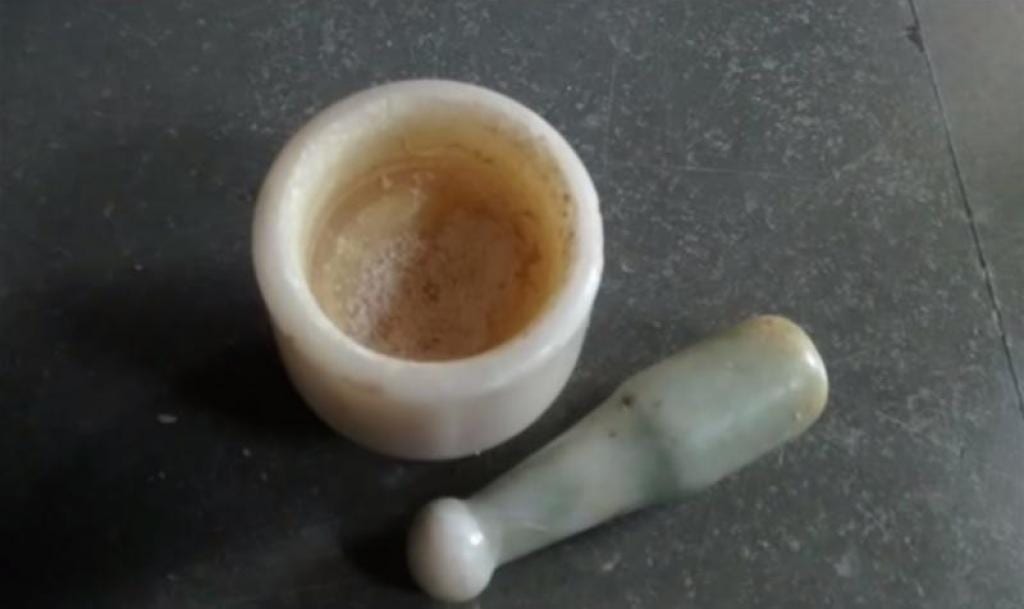 prenez-une-cuillere-de-riz-de-votre-cuisine-mettez-y-le-feu-ce-qui-va-se-passer-est-tres-troublant-3
